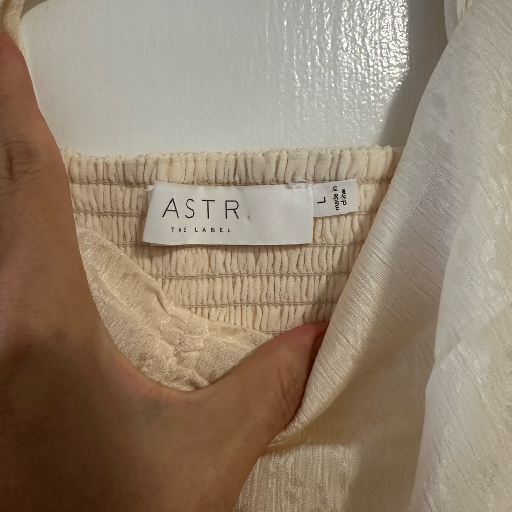 ASTR Cream Ruched Women's Top - Picture 2 of 5